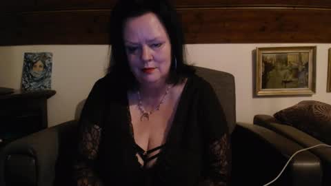 Snapshot of tiffanymature chatting on 05-12-26, 08:50 TiffanyMature online show from 05-12-26, 08:50
