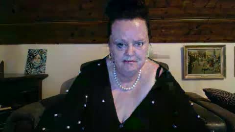 Snapshot of tiffanymature chatting on 05-14-26, 06:26 TiffanyMature online show from 05-14-26, 06:26
