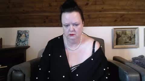 Snapshot of tiffanymature chatting on 05-15-26, 07:37 TiffanyMature online show from 05-15-26, 07:37