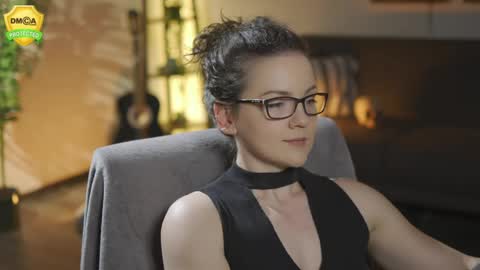 tiffanyriox online show from 05-07-26, 11:43