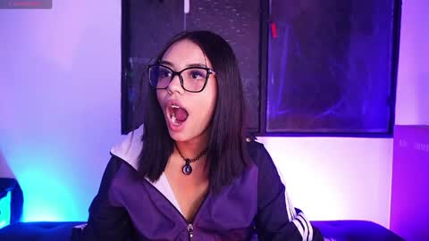 Snapshot of tiffanysander chatting on 05-28-26, 02:09 My name is Tiffany welcome online show from 05-28-26, 02:09