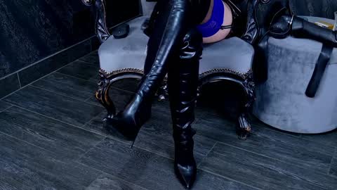 Tiffany  Sia online show from 01-16-25, 11:48