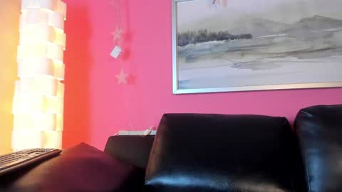 Stefany Suarez online show from 01-24-25, 04:39