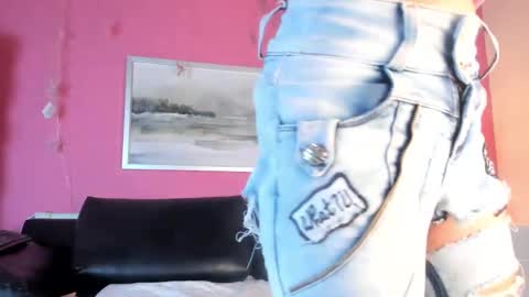 Stefany Suarez online show from 02-24-25, 01:10