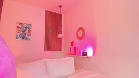 Tiffany online show from 10-30-25, 01:56