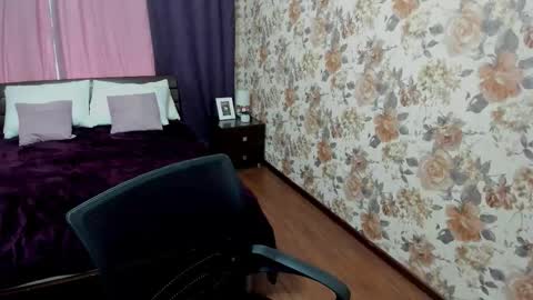 tiffanyyoun online show from 10-14-25, 10:38