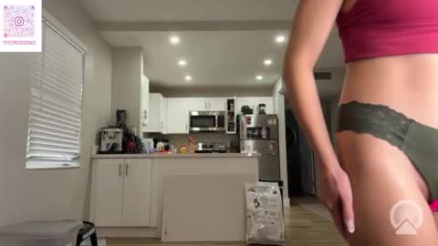 Snapshot of tiffstreatsxoxo chatting on 10-03-25, 07:11 Tiffstreatsxoxo online show from 10-03-25, 07:11