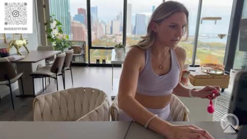 Snapshot of tiffstreatsxoxo chatting on 10-25-25, 07:30 Tiffstreatsxoxo online show from 10-25-25, 07:30