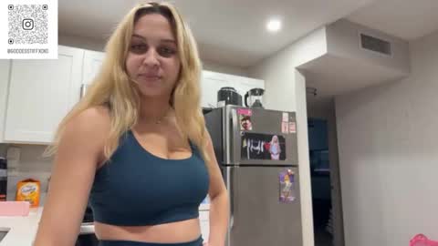 Snapshot of tiffstreatsxoxo chatting on 01-09-26, 09:27 Tiffstreatsxoxo online show from 01-09-26, 09:27