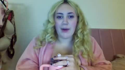 Snapshot of tigerlily4 chatting on 11-06-25, 07:42 tigerlily online show from 11-06-25, 07:42