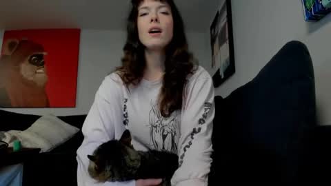 Snapshot of tiggerrosey chatting on 09-26-25, 06:01 All my Links online show from 09-26-25, 06:01