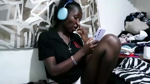 Snapshot of tight_pussie chatting on 05-03-26, 07:53 tight_pussie online show from 05-03-26, 07:53
