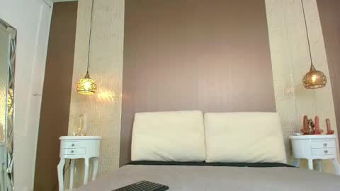 T I F F A N Y online show from 11-01-25, 07:49