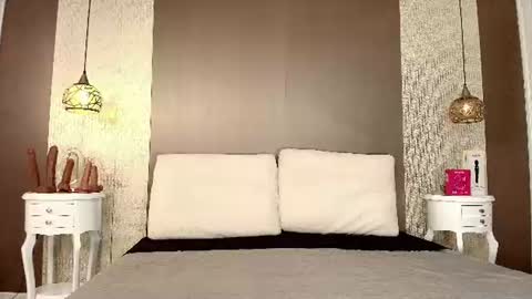 T I F F A N Y online show from 06-15-26, 07:05