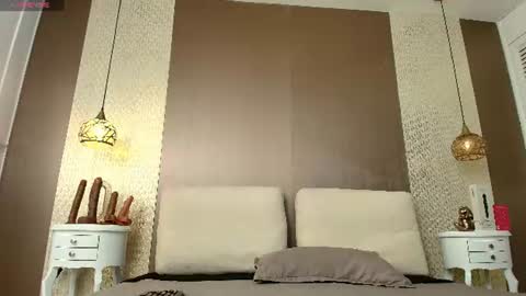 T I F F A N Y online show from 06-22-26, 07:44