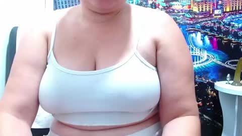 Tila online show from 06-11-26, 12:32