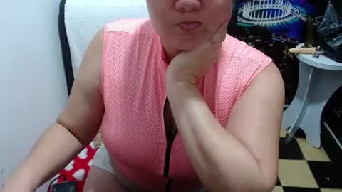 Tila online show from 06-18-26, 01:39