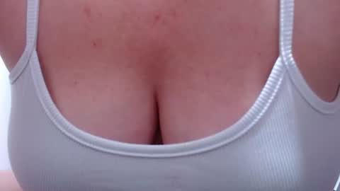 Tila online show from 06-23-26, 01:47