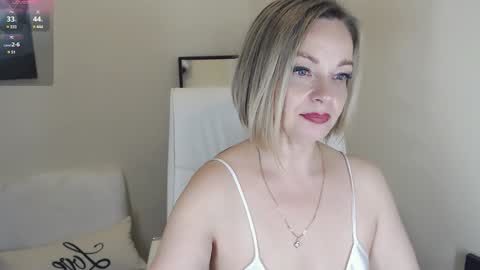 Tilly online show from 12-22-24, 08:03