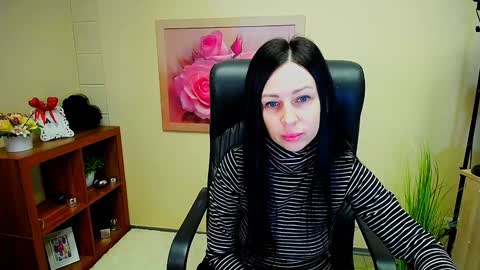 Luisa online show from 12-23-24, 07:17