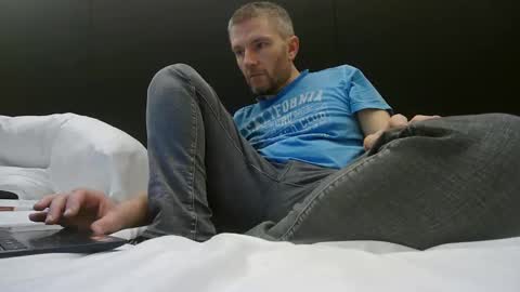 timgeil7890 online show from 02-12-26, 09:21