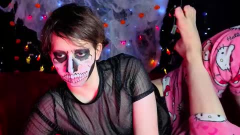 Timothy Fox online show from 10-29-25, 04:42