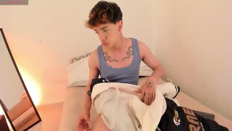 Timothy 21 years old online show from 09-22-25, 08:33