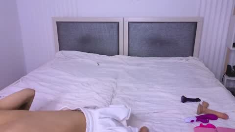 tina__kim online show from 01-30-25, 04:48