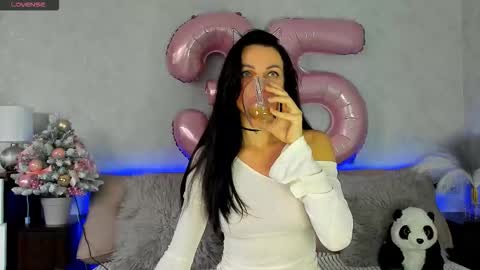 Tina online show from 11-30-25, 11:25