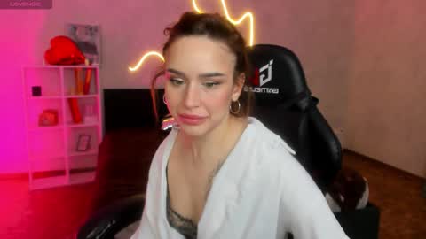 Snapshot of tina_xx_tina chatting on 02-20-26, 02:19 Kristina online show from 02-20-26, 02:19