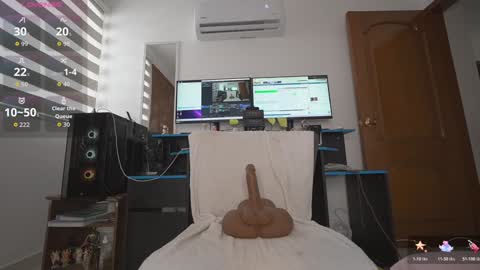 Snapshot of tinacb chatting on 10-22-25, 01:33 tinacb online show from 10-22-25, 01:33