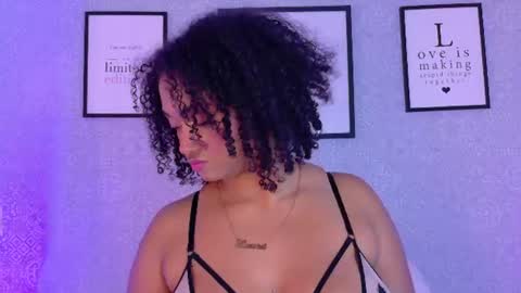 Snapshot of tinacurly chatting on 08-06-26, 10:33 Tina online show from 08-06-26, 10:33