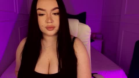 hi im curvy babyface girlie Tina online show from 03-09-26, 08:07