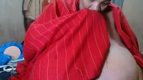 tinagiant online show from 05-19-26, 06:58