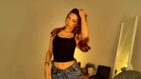 Snapshot of tinapie chatting on 05-05-26, 02:14 Tina online show from 05-05-26, 02:14