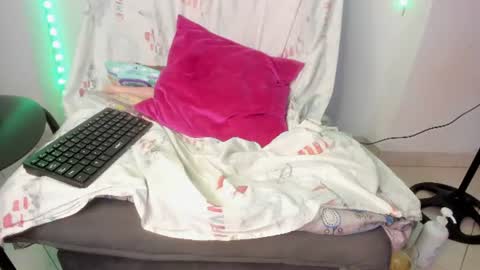 tinas_smith online show from 06-26-26, 01:37