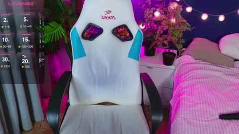 tinasiner online show from 01-12-25, 05:11