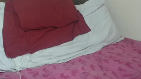 Snapshot of tinaxxxpetitexoxo chatting on 10-11-25, 09:57 Tina online show from 10-11-25, 09:57