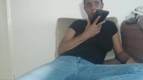 Snapshot of tinaxxxpetitexoxo chatting on 11-12-25, 03:12 Tina online show from 11-12-25, 03:12