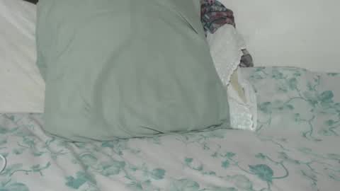 Snapshot of tinaxxxpetitexoxo chatting on 01-18-26, 02:37 Tina online show from 01-18-26, 02:37