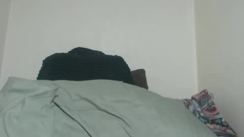 Snapshot of tinaxxxpetitexoxo chatting on 04-12-26, 02:00 Tina online show from 04-12-26, 02:00