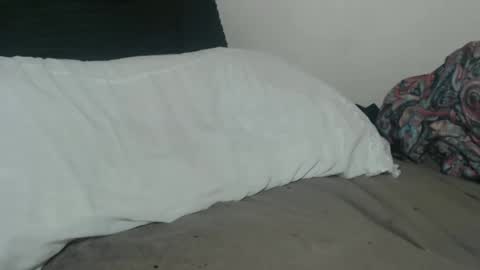 Snapshot of tinaxxxpetitexoxo chatting on 04-18-26, 12:20 Tina online show from 04-18-26, 12:20