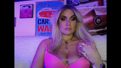 Snapshot of tinkerbell822 chatting on 02-12-25, 05:37 tinkerbell822 online show from 02-12-25, 05:37