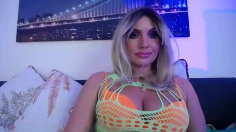 Snapshot of tinkerbell822 chatting on 02-19-25, 12:11 tinkerbell822 online show from 02-19-25, 12:11