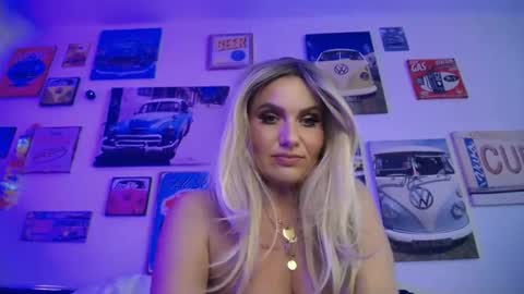 Snapshot of tinkerbell822 chatting on 03-10-25, 04:35 tinkerbell822 online show from 03-10-25, 04:35