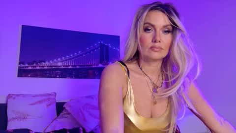 Snapshot of tinkerbell822 chatting on 09-09-25, 08:03 tinkerbell822 online show from 09-09-25, 08:03