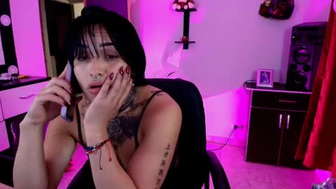 I AM BELLA  ----------- follow my  IG  TINNS 69 online show from 01-24-25, 02:49