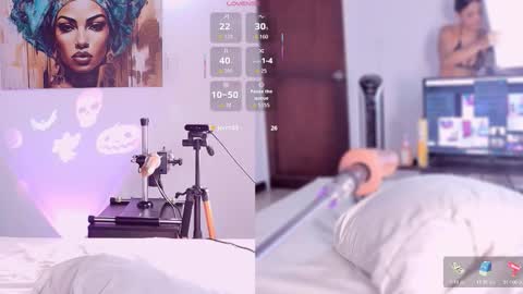 Snapshot of tinny_annie chatting on 10-29-25, 09:38 Hey Im Annie online show from 10-29-25, 09:38