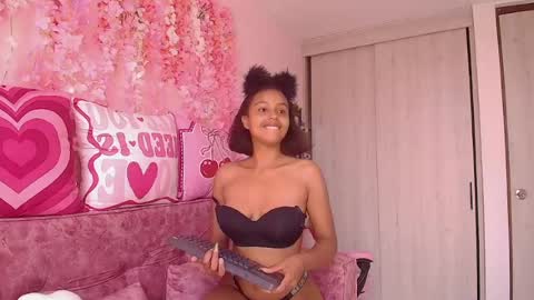 Snapshot of tiny_cherry chatting on 03-16-26, 05:28 Tiny online show from 03-16-26, 05:28