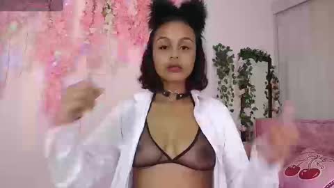 Snapshot of tiny_cherry chatting on 03-20-26, 06:18 Tiny online show from 03-20-26, 06:18